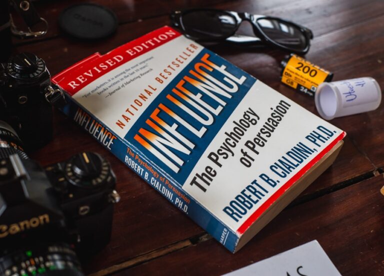 Photo "Influence: Science and Practice by Robert B Cialdini"