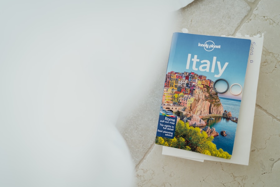 Photo The Travel Book by Lonely Planet