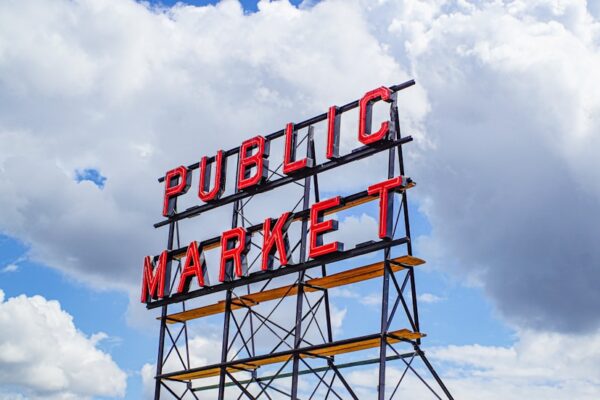 Photo Public Policy: Politics, Analysis, and Alternatives by Michael E Kraft and Scott R Furlong