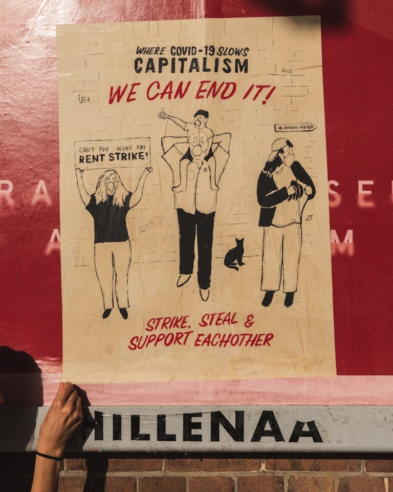 Photo "Capital in the Twenty-First Century written by Thomas Piketty"