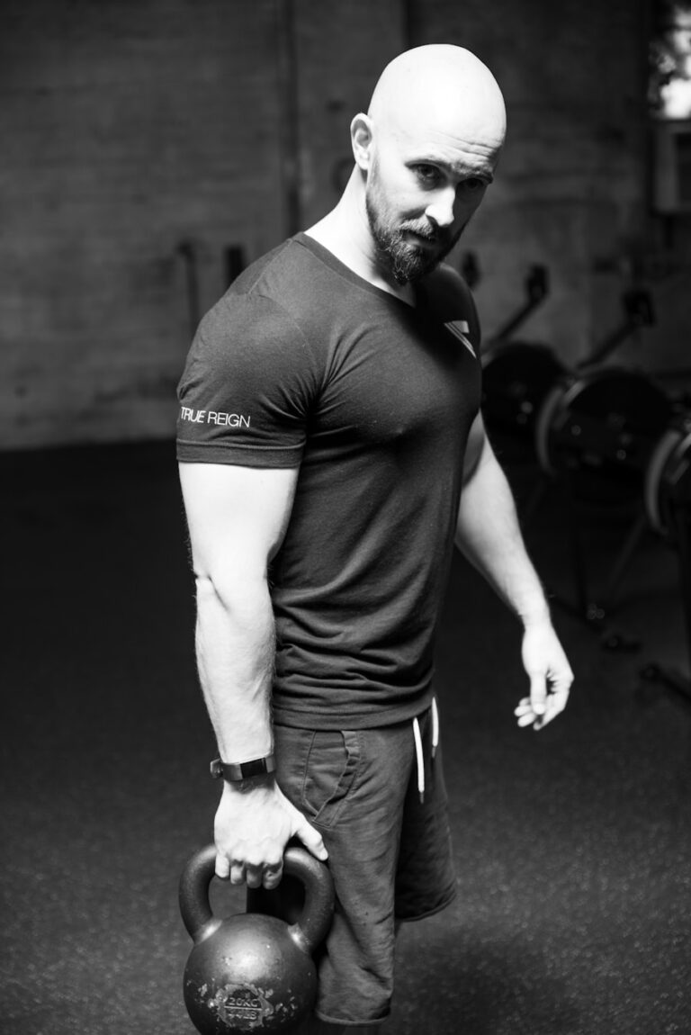 Photo StrongLifts 5x5: The Ultimate Guide to Building Muscle by Mehdi Hadim