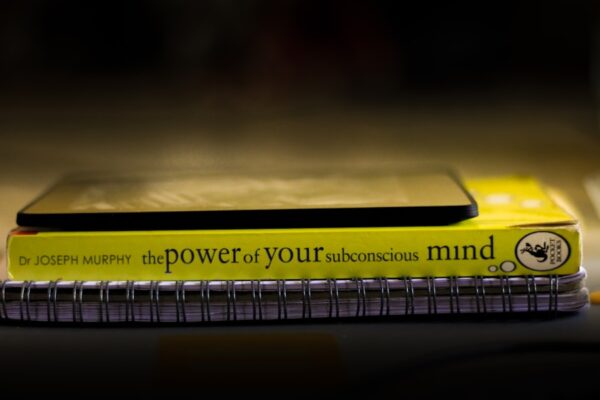 Photo The 48 Laws of Power by Robert Greene