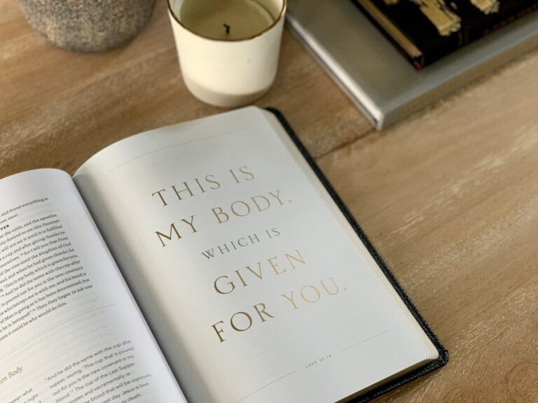 Photo The Mens Health Big Book of Exercises by Adam Campbell