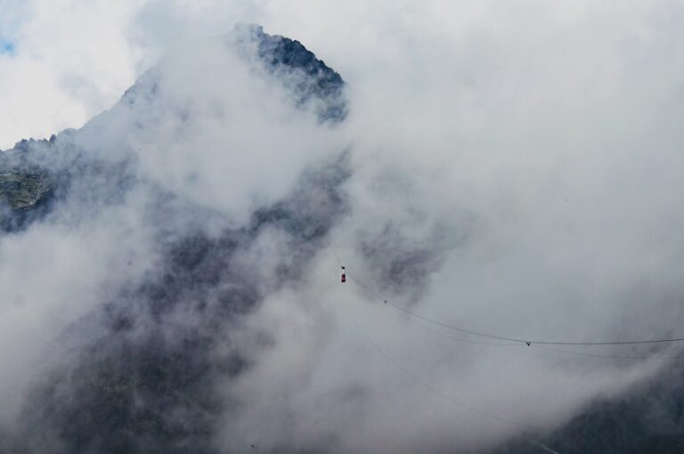 Photo "Into Thin Air by Jon Krakauer"