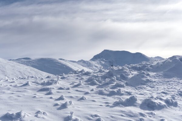 Photo Snow-covered mountains
