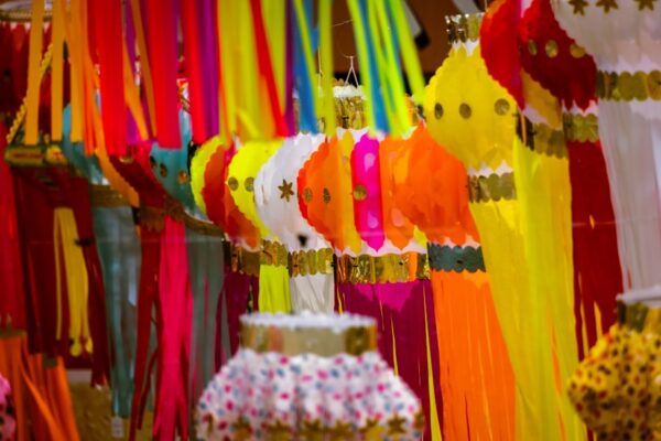 Photo Vibrant market