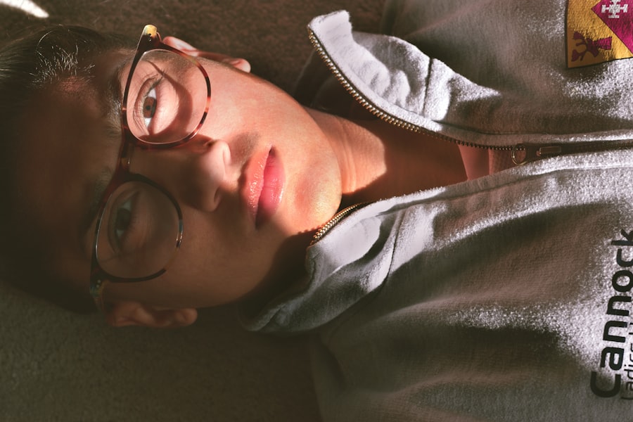 Photo Brown Girl Dreaming