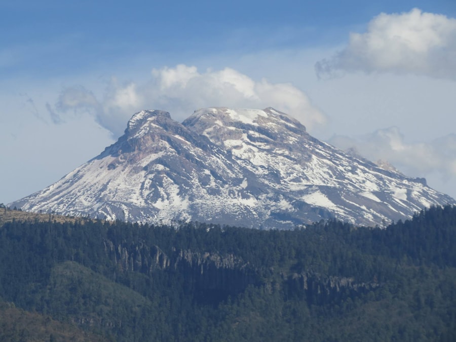 Photo Mountain peak