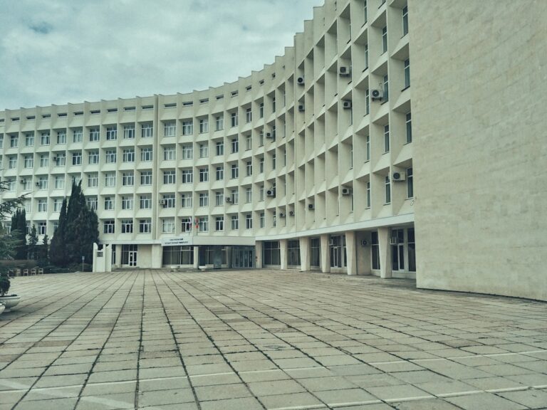 Photo Government employees