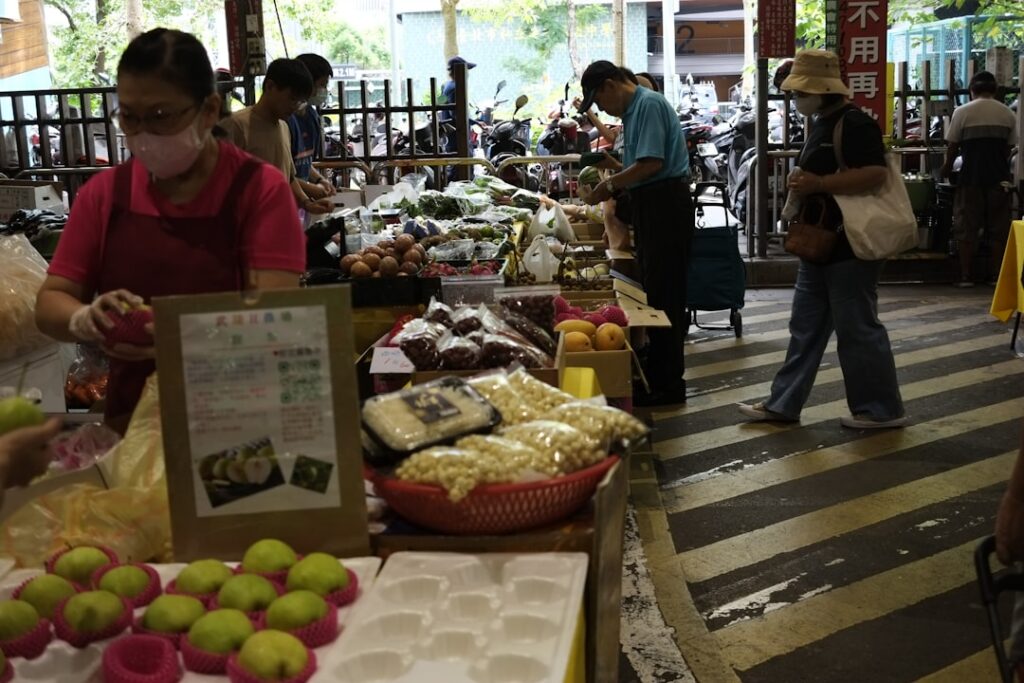 Photo Marketplace chaos