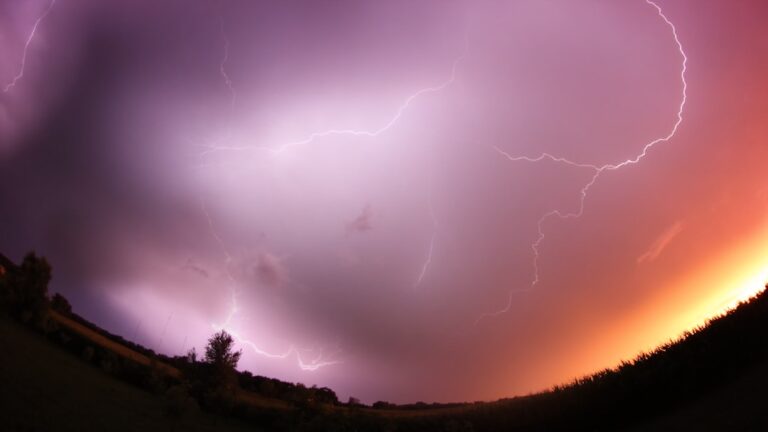 Photo Thunderbolt