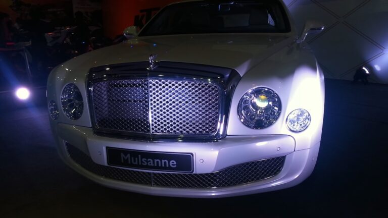 Photo Millionaire Fastlane