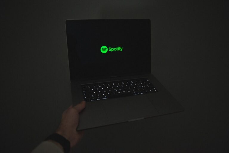 Photo $100 Startup