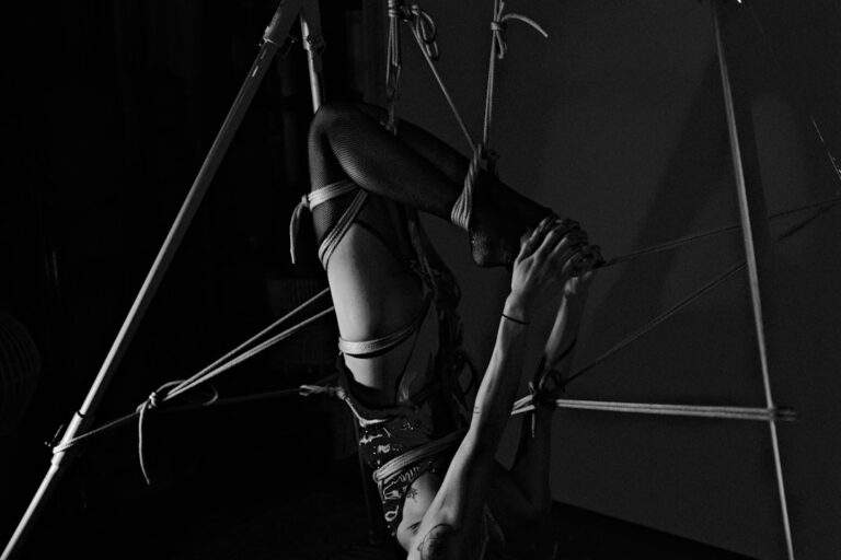 Photo Bondage