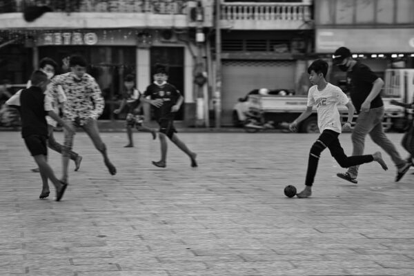 Photo Running Against the Devil