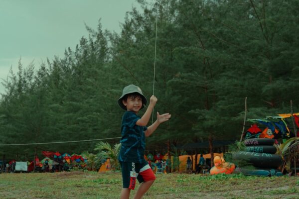 Photo Thunderbolt Kid