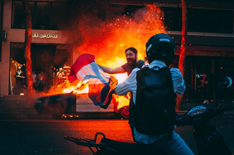 Photo Populist Explosion