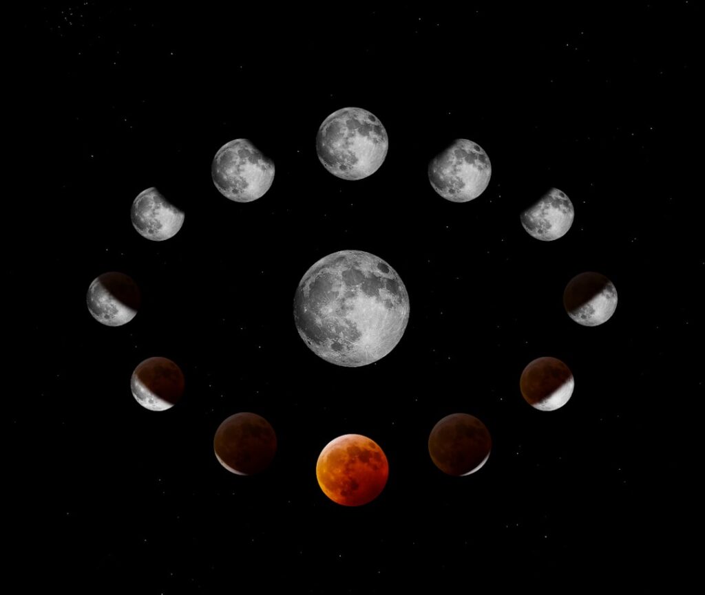 Photo Empire of the Summer Moon