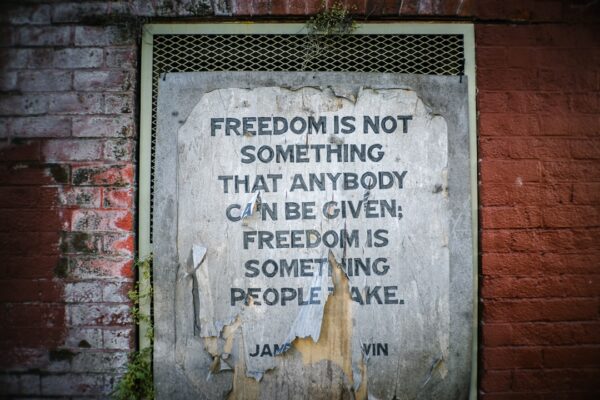 Photo Politics of Knowledge