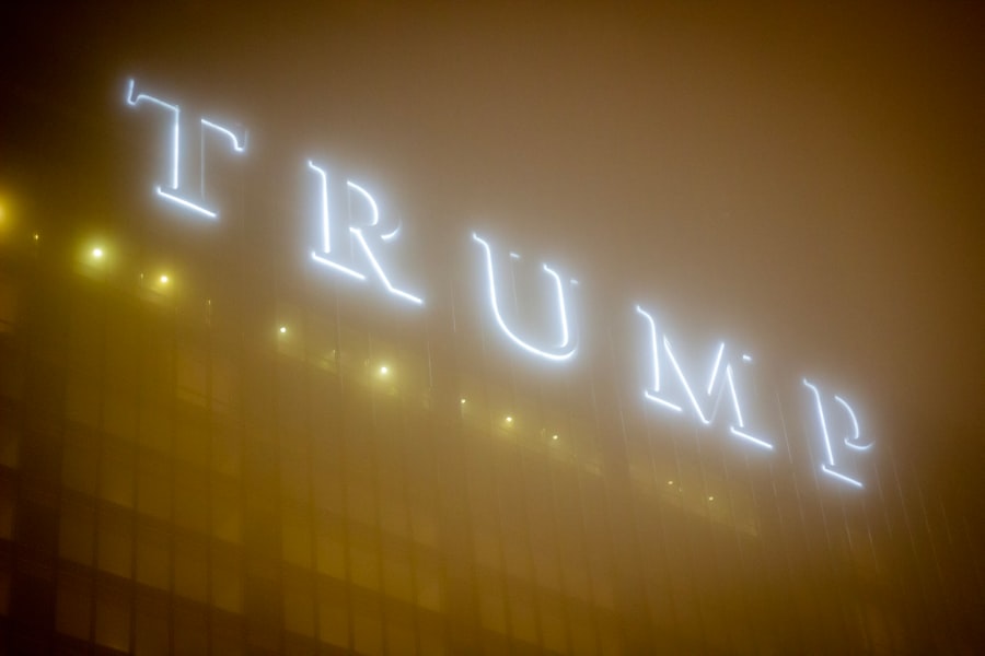 Photo Looming Tower